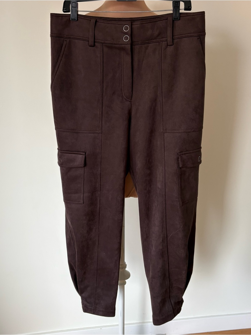Elie Tahari Faux Suede Brown Cargo Pocket Gorpcore Tapered Jogger Pants EUC 12